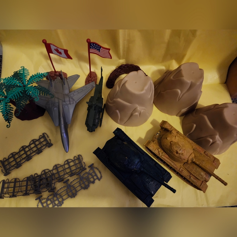 Toy Soldier 72 Pcs in Container